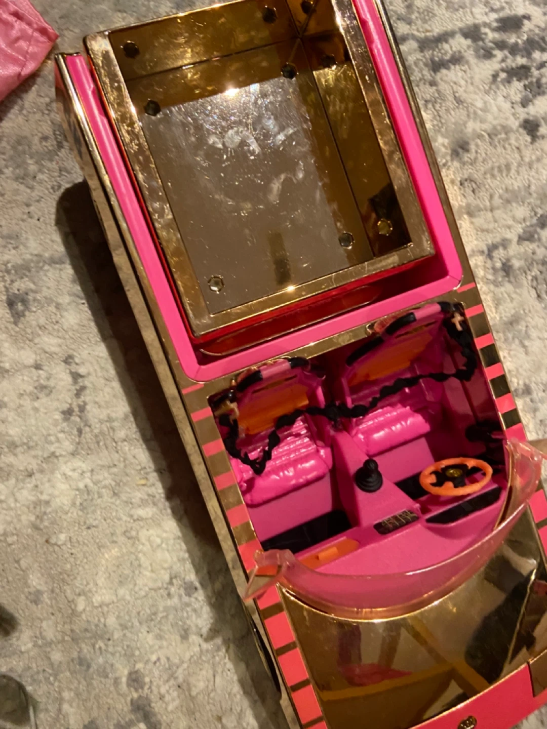 LOL Surprise Car-Brite Pink & Gold Convertible - photo 2