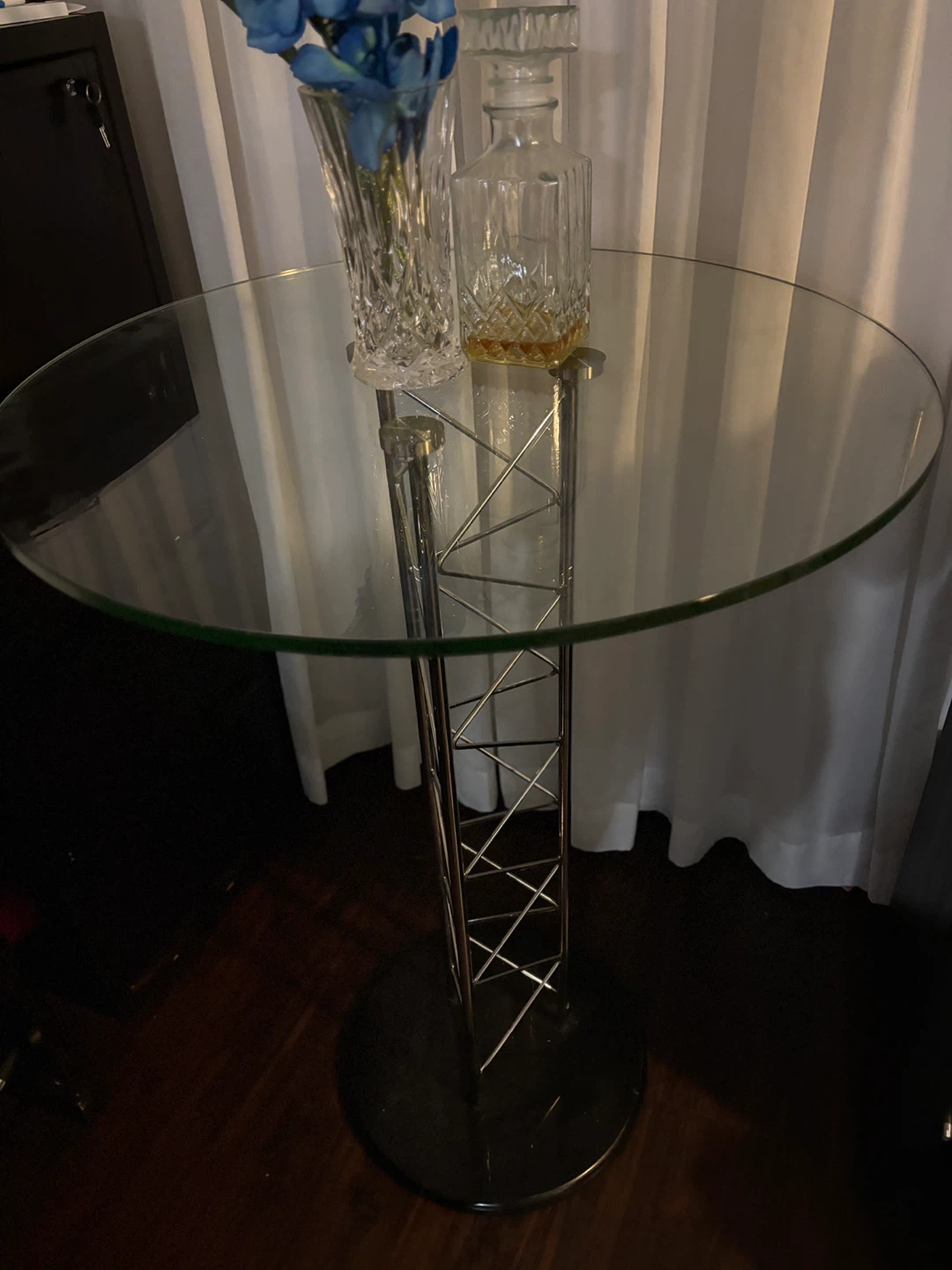Round Glass Top Bar Table - photo 3