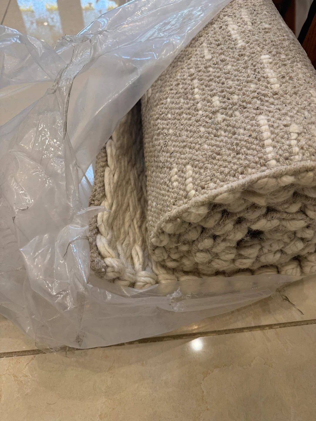 Brand New 8x10 Safavieh Wool Rug – Still in Package - photo 4