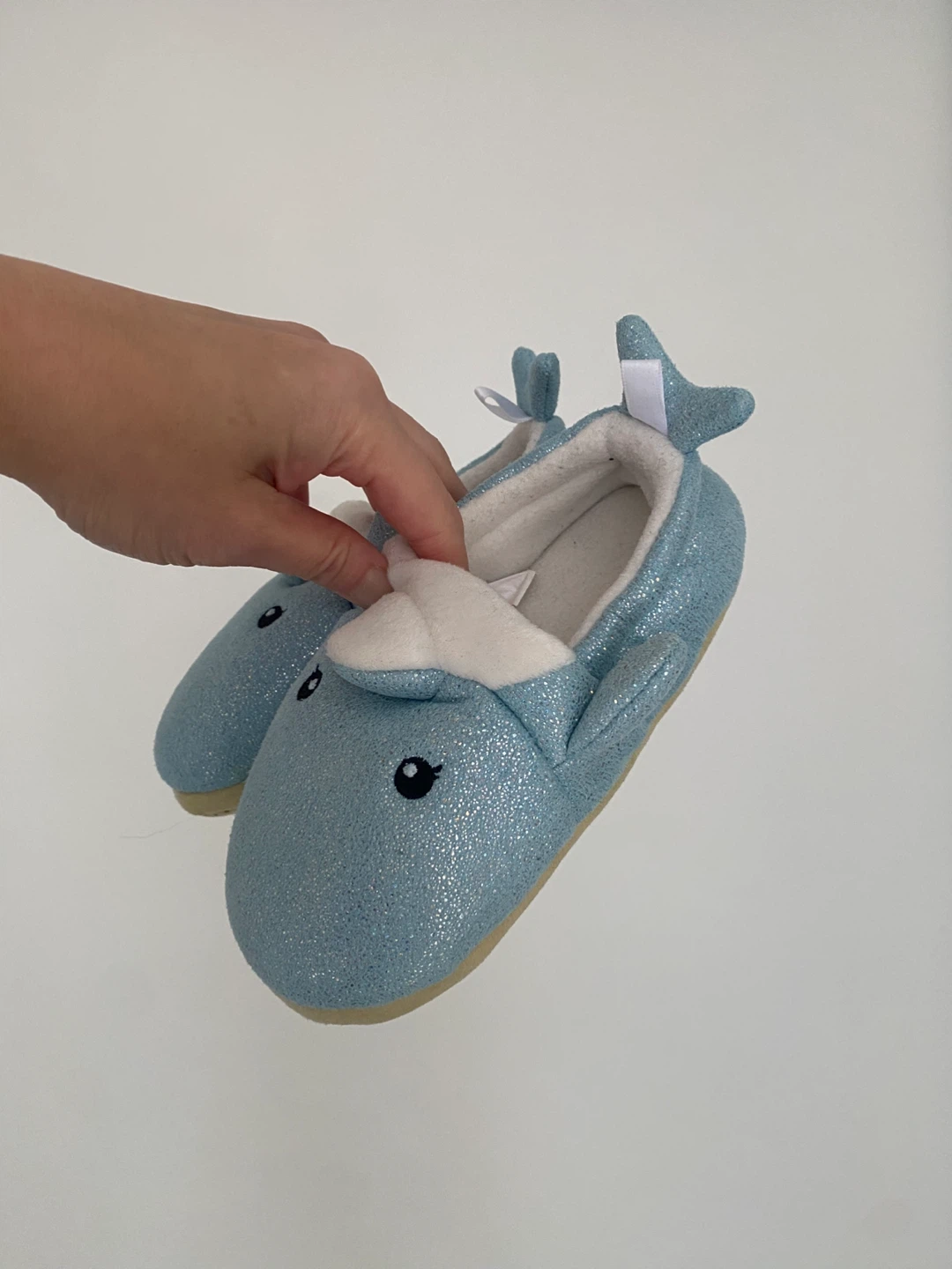 Old Navy Baby Blue Whale Slippers M (9-10) 🌱 - photo 2