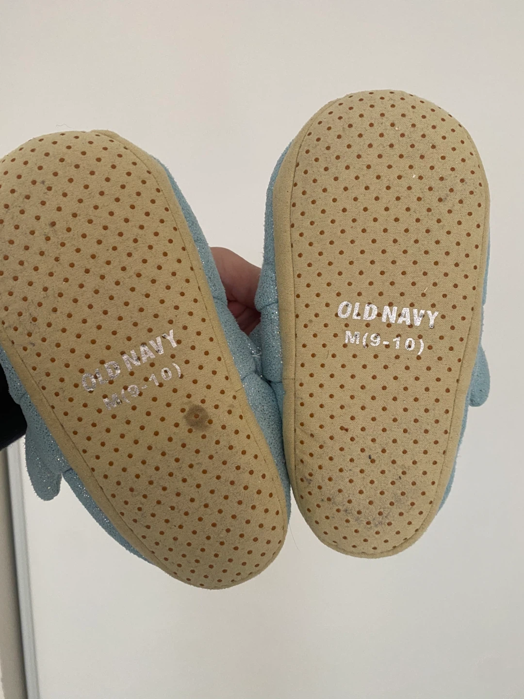 Old Navy Baby Blue Whale Slippers M (9-10) 🌱 - photo 3