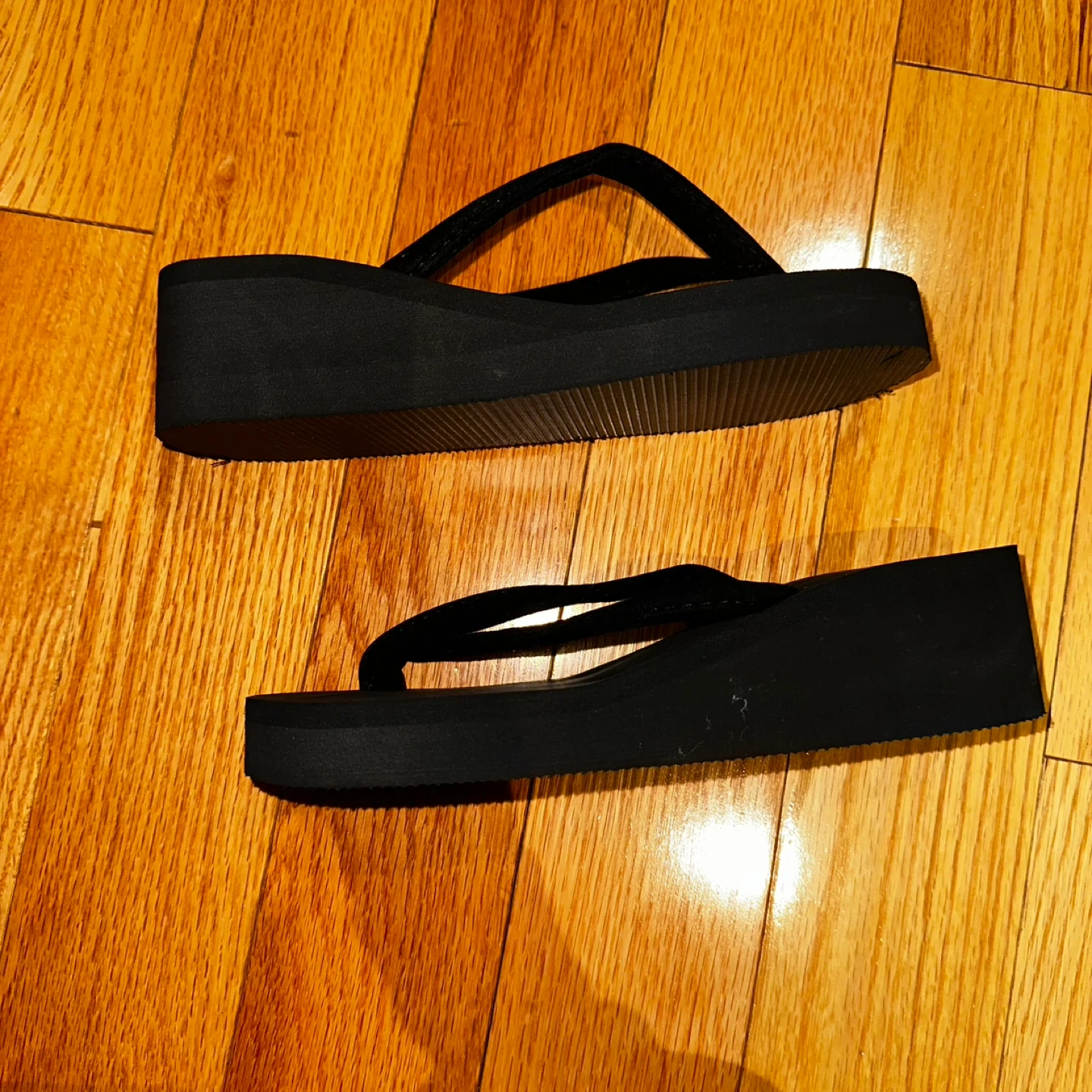 Black Wedge Flip Flops US 6 - photo 2