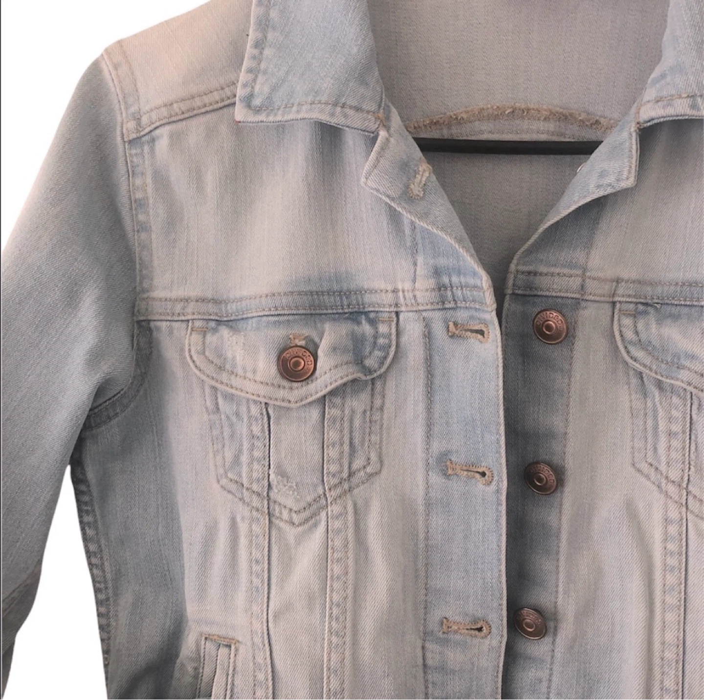 🌱H&M Divided Light Wash Cropped 90s Denim Jacket - Size 6 - photo 3