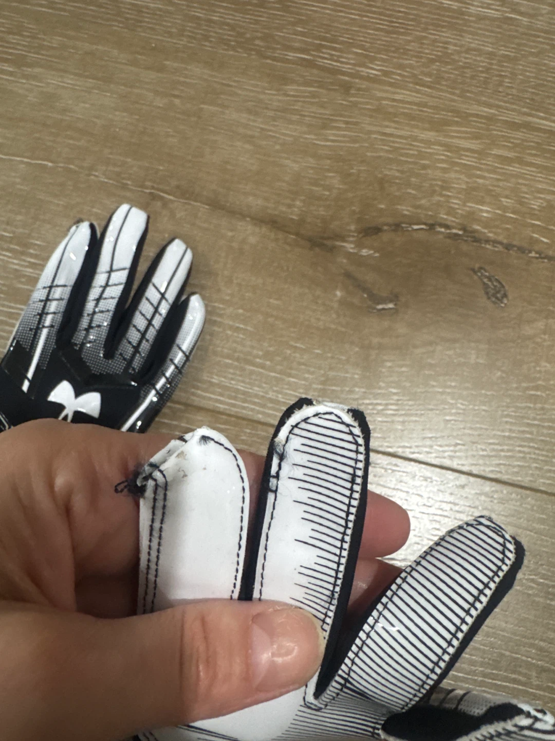 Under Armour Football Gloves - photo 4