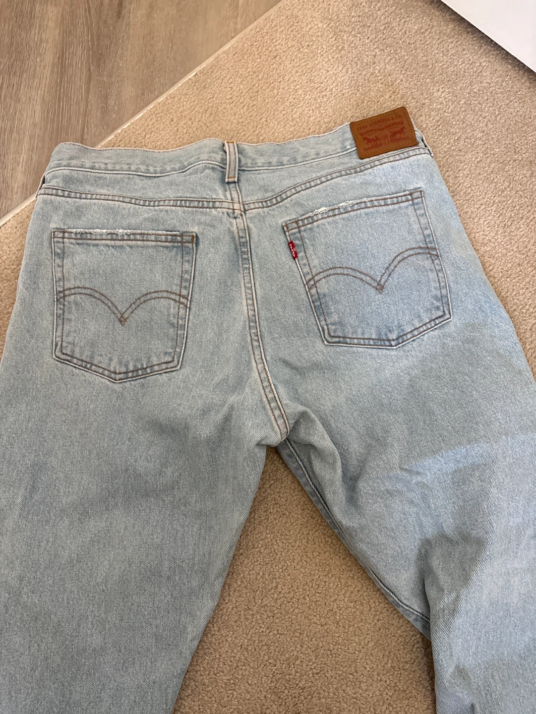 Levi’s light wash distressed Jeans 🌱 - photo 3