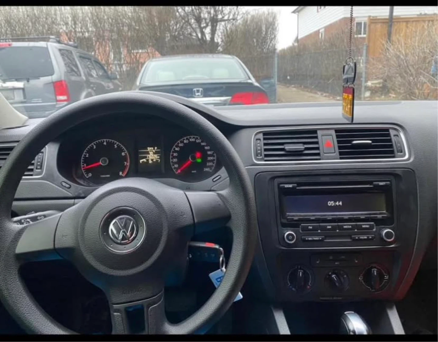 2013 Silver Volkswagen Jetta with 263,054 km - photo 2