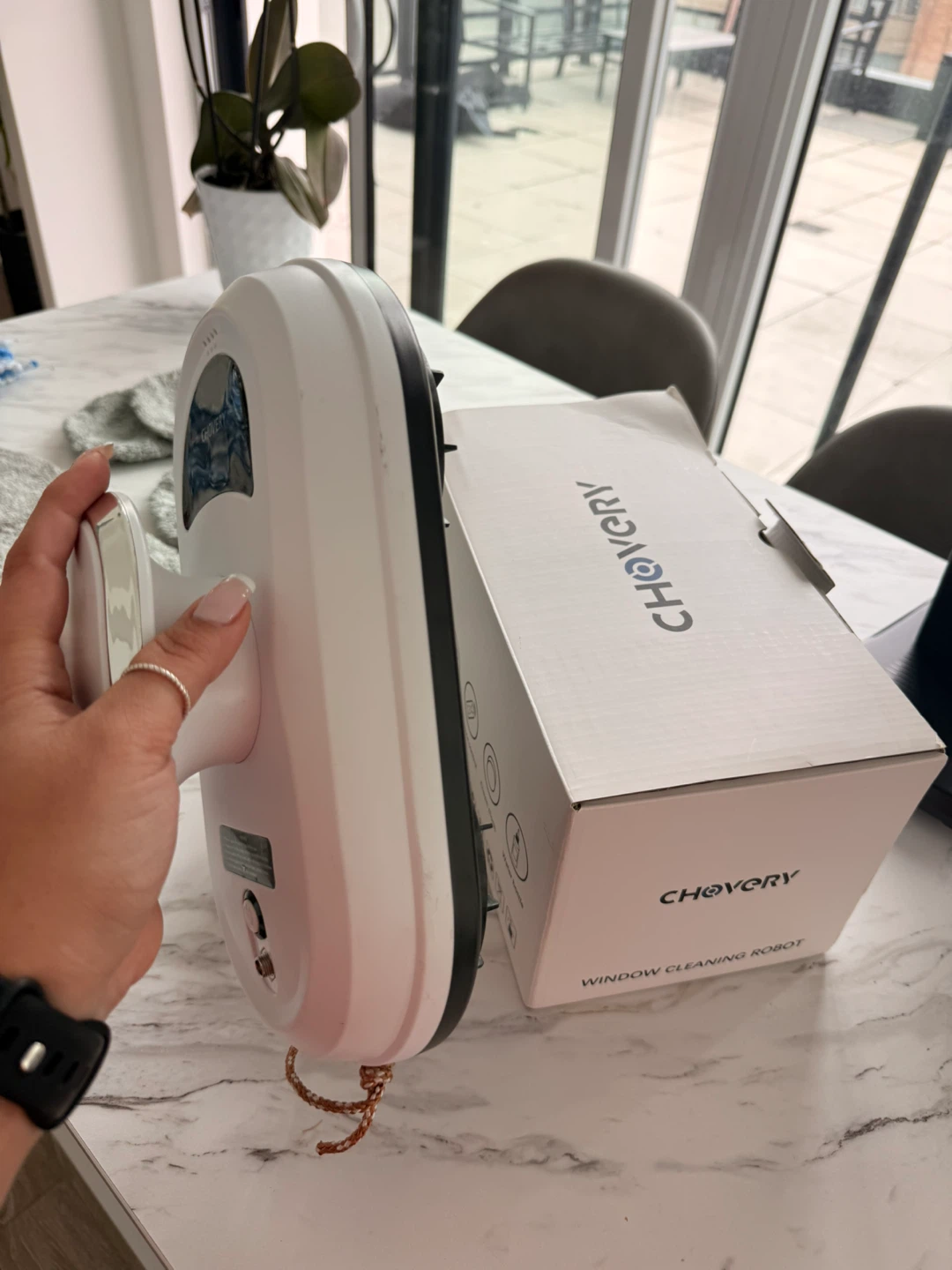 CHVOERY Window Cleaning Robot with Remote and Pads - photo 2