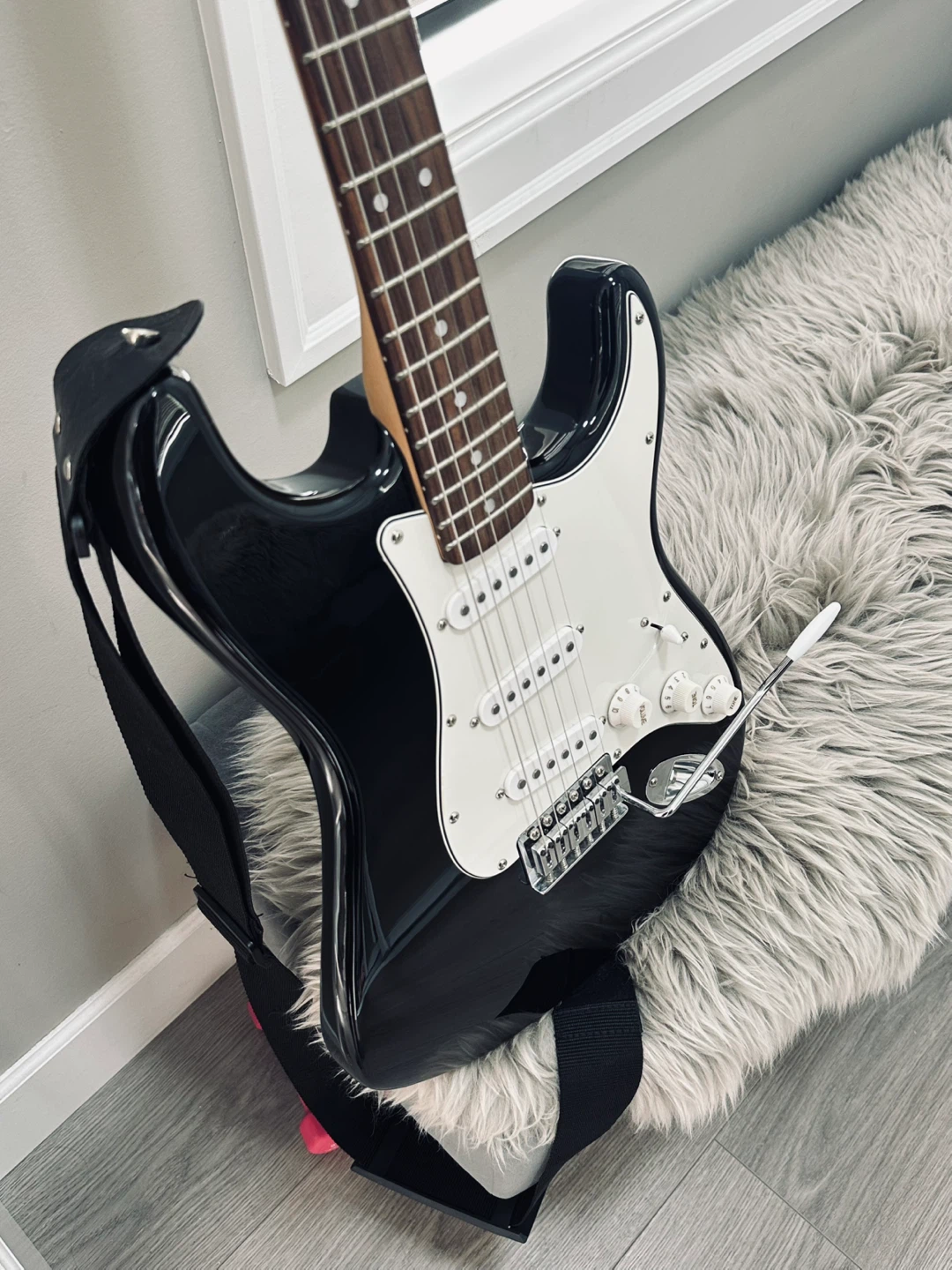 Complete Electric Guitar Starter Bundle - Squier Strat by Fender - photo 4