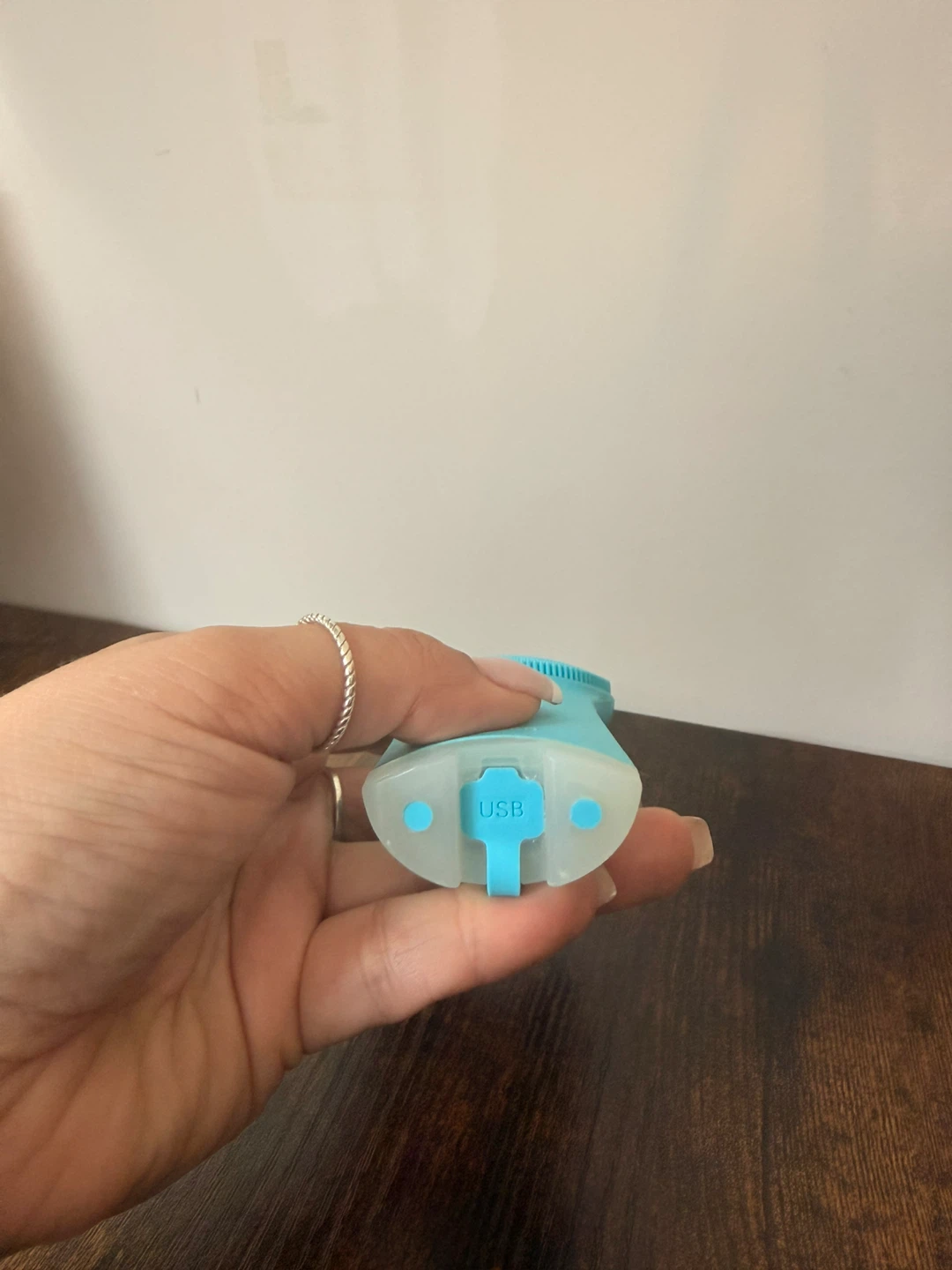 VRAIKO Blue Facial Cleansing Brush - photo 3