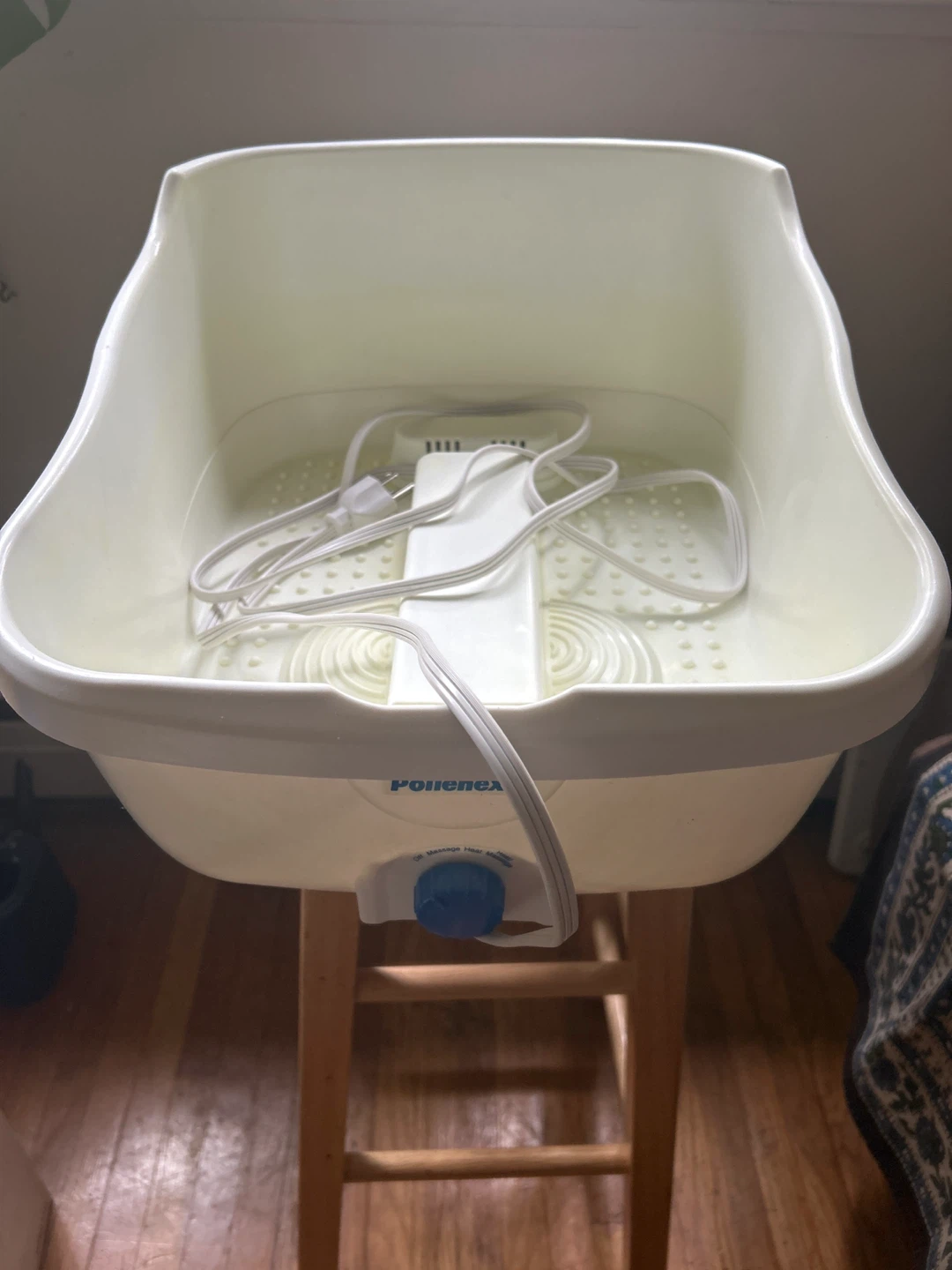 Pollenex Feet Relief Massaging Foot Bath Model F105 - photo 2