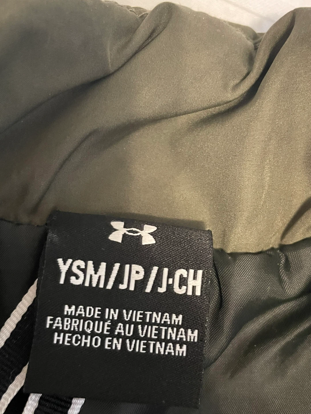 Under Armour Puffer Jacket - Olive Green - Youth Size SM - photo 2