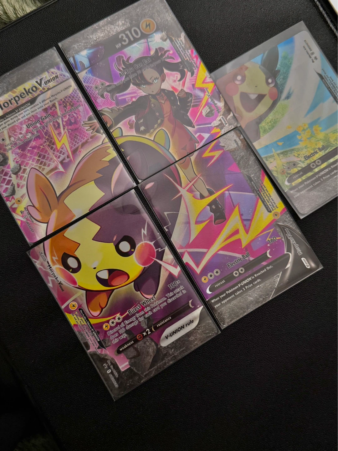 Morpeko V-union set of 4 plus 1 other connecting card
