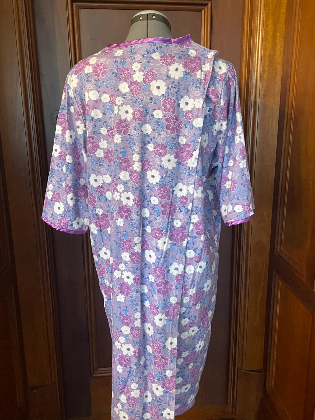 Floral Nightgown (Silvert’s) - size S - photo 2