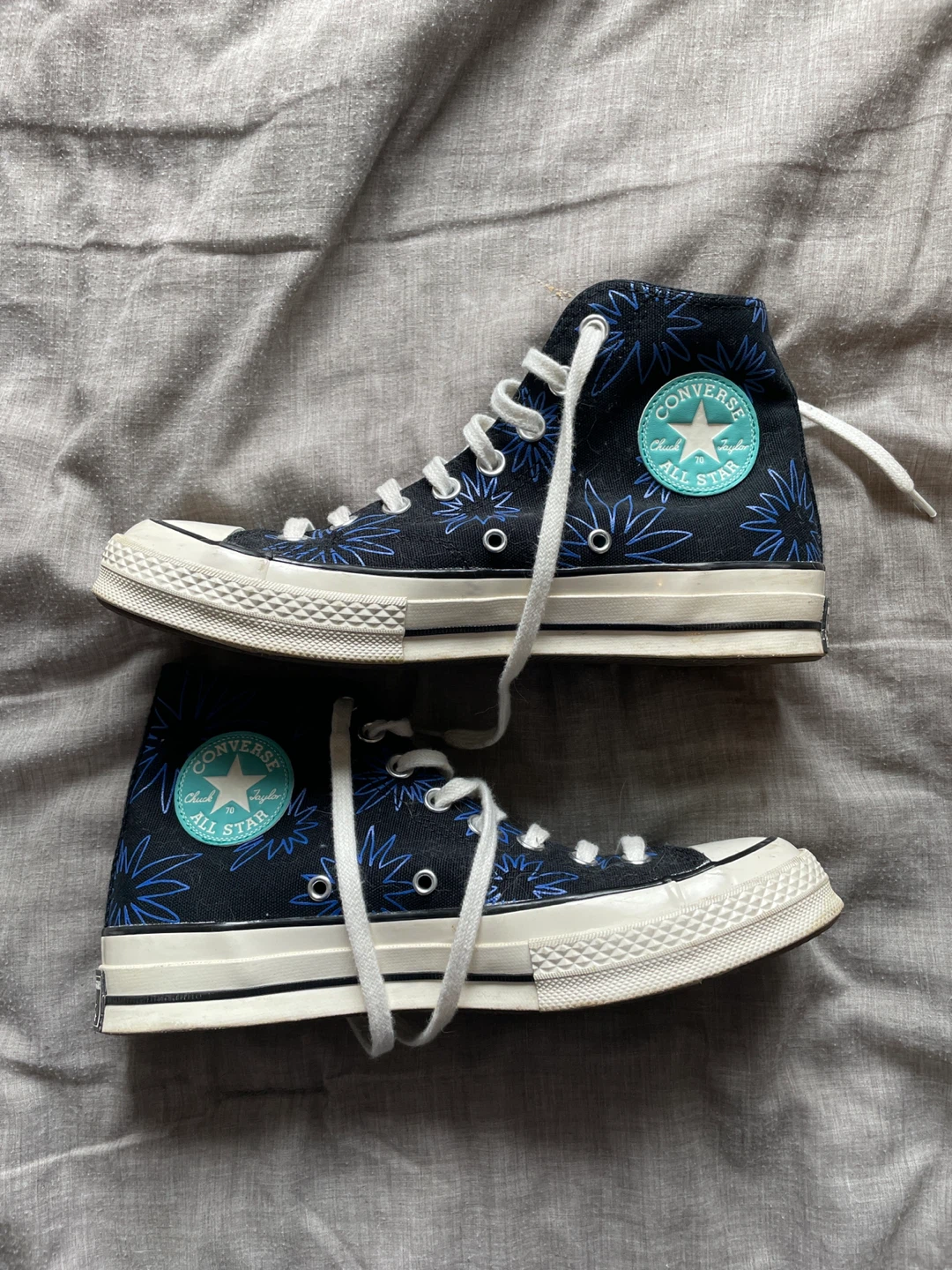 Converse Chuck Taylor All Star High Top Sneakers Size 7