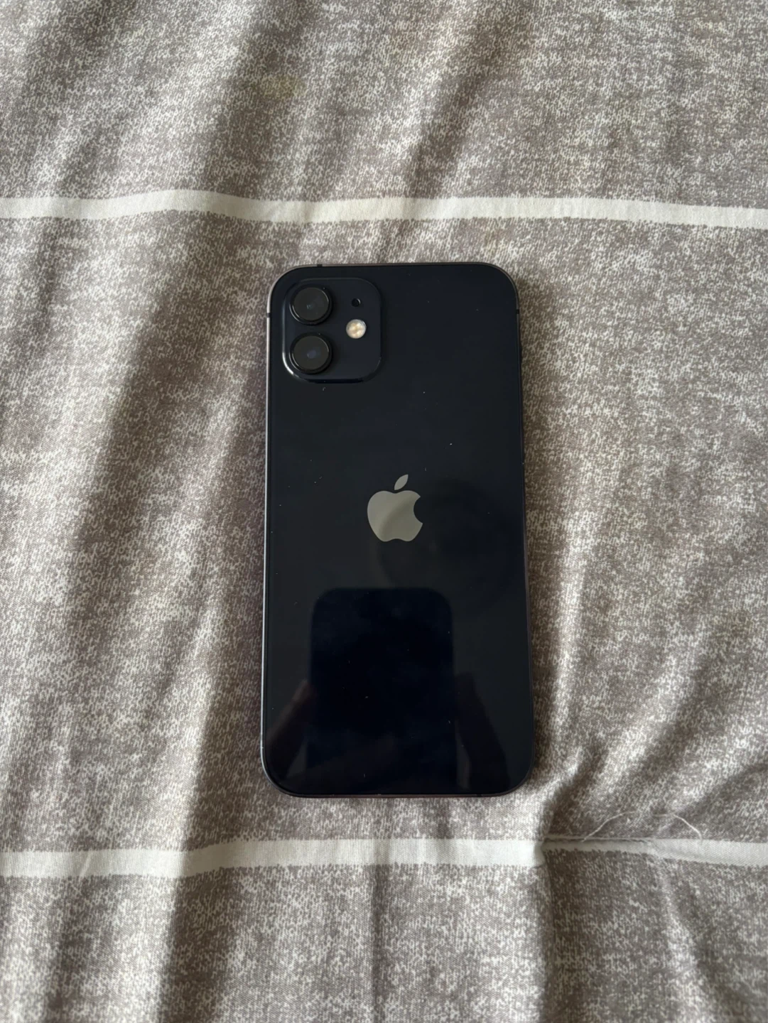 Apple iPhone 12 - photo 2