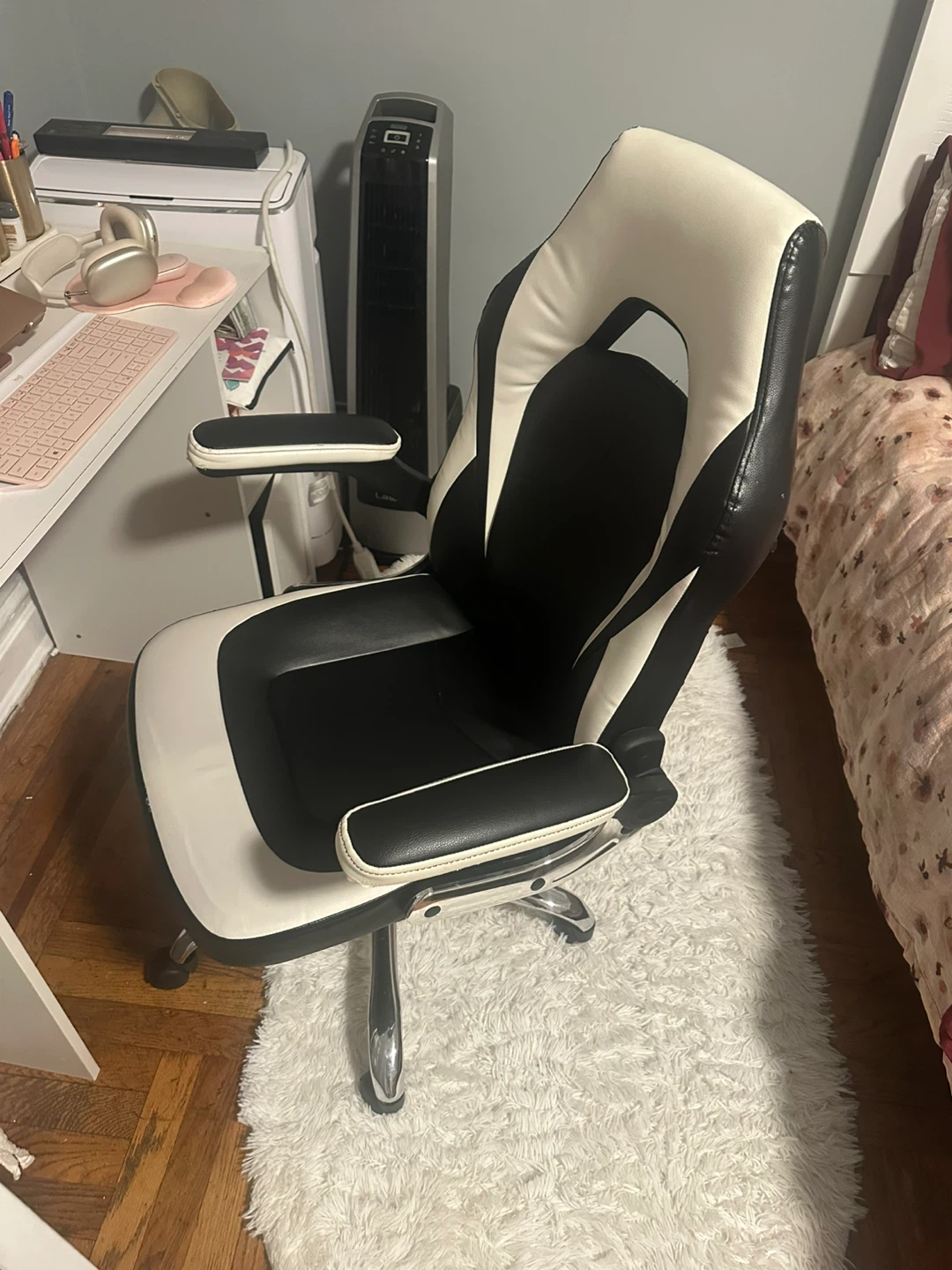 Black and White Gaming Chair