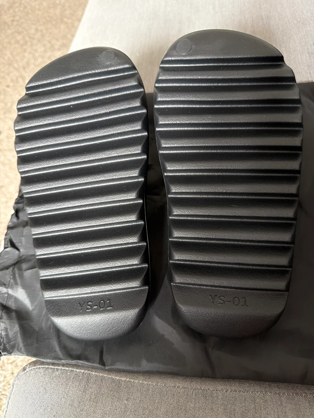 Yeezy Slides - photo 3