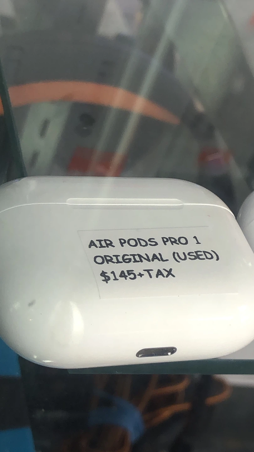 Apple AirPods Pro (1st Gen) Charging Case (Used)