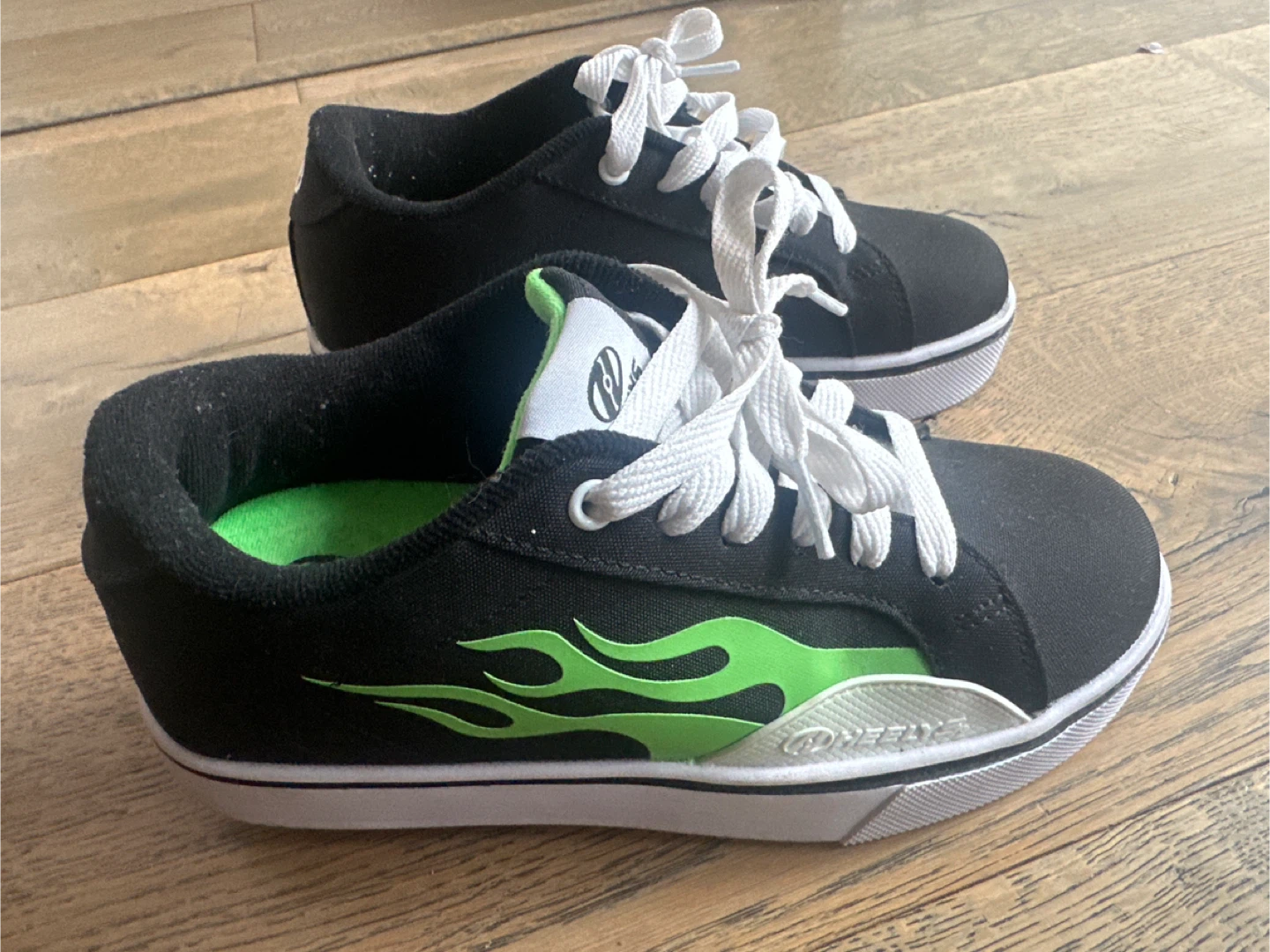 Heelys Black & Green Flame Roller Shoes size 4