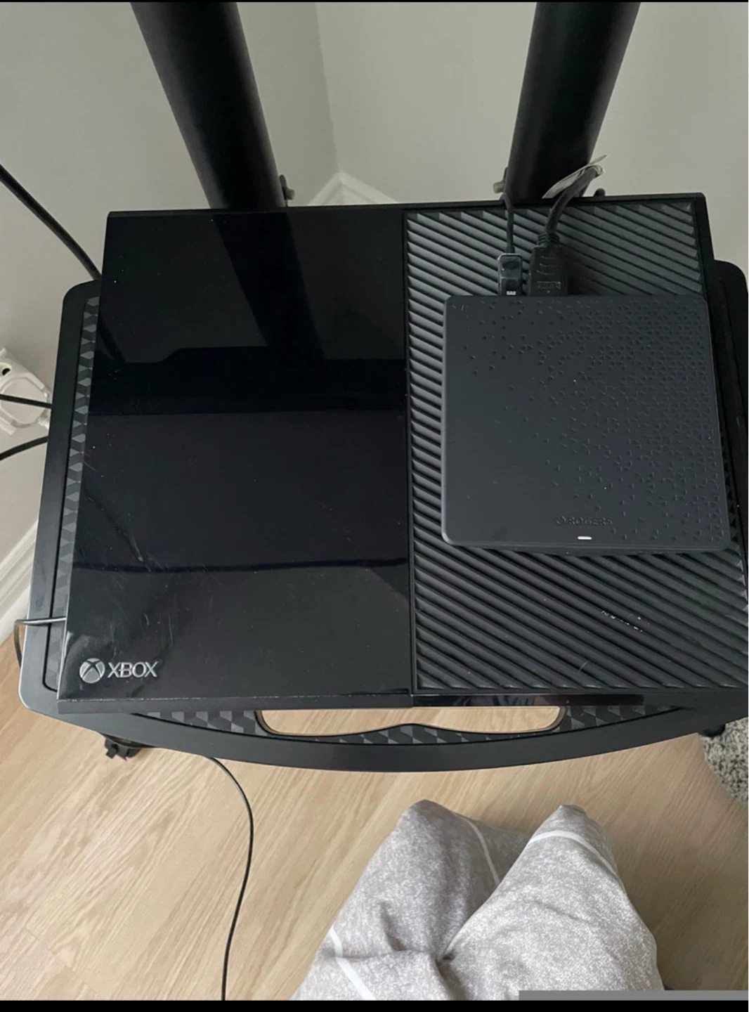 Xbox One Console with Controller and Grand Theft Auto V - photo 2