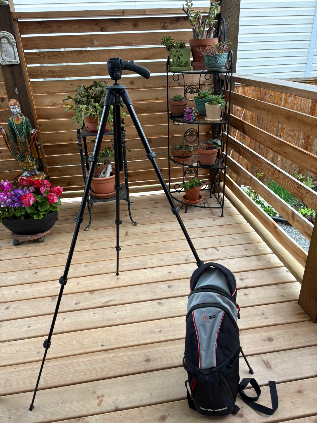 Manfrotto camera Tripod and Backpack - photo 3