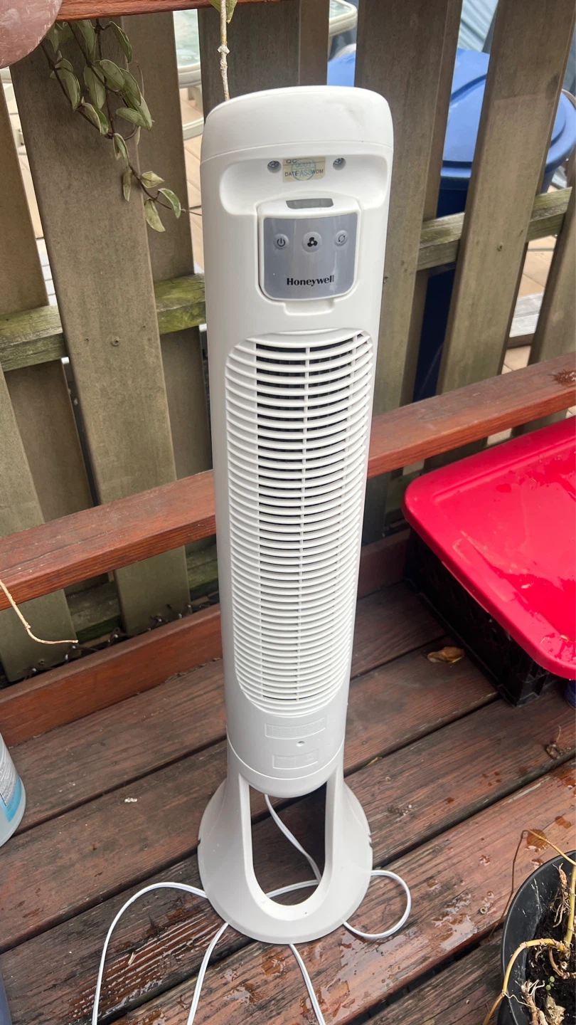 Honeywell QuietSet Tower Fan - photo 2