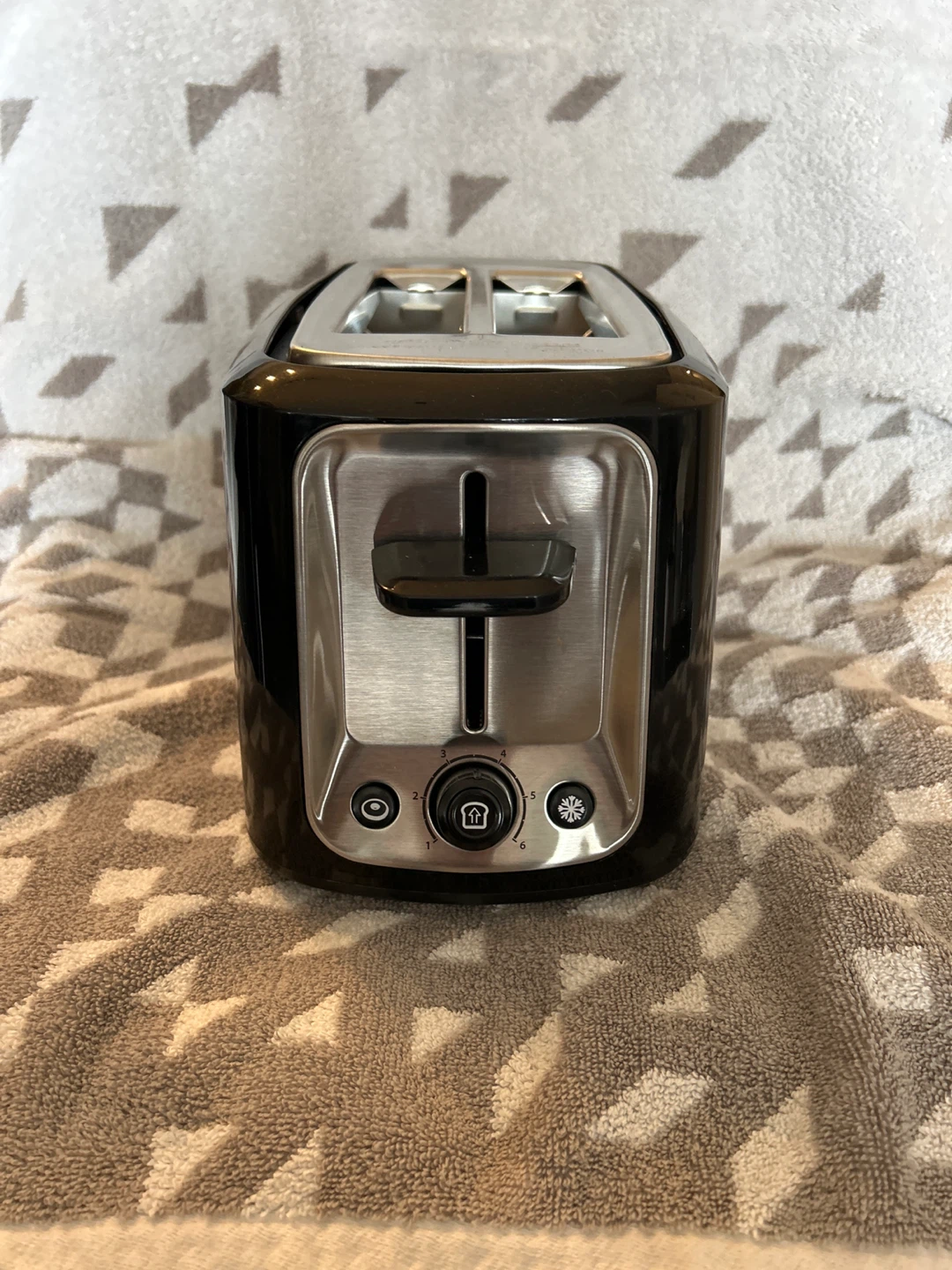 Black 2-Slice Toaster