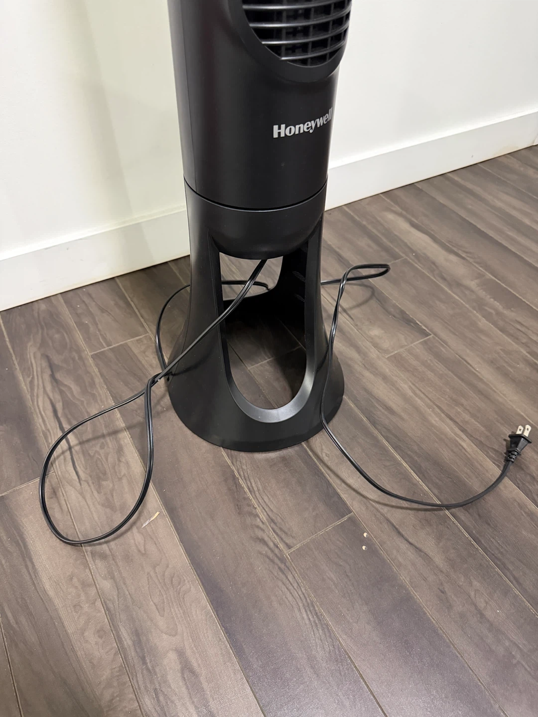 Moving sale - Honeywell QuietSet 5 Tower Fan - 101 cm (40 inch) - photo 4