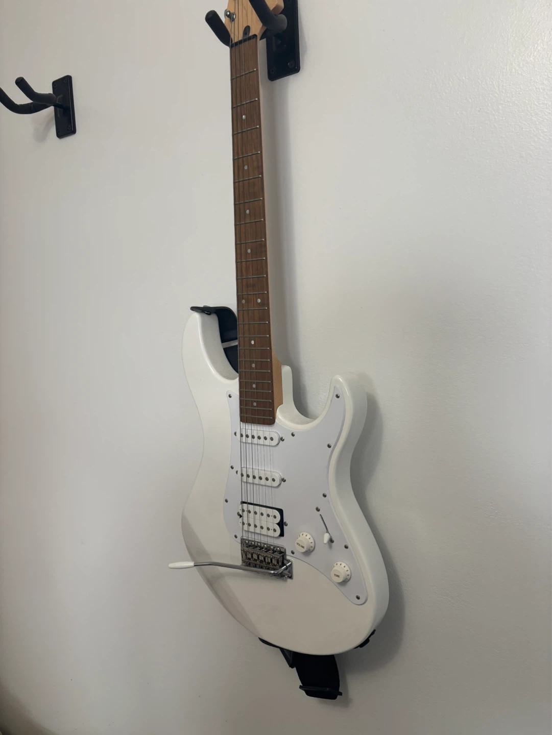 Yamaha PAC012WH Double Cutaway Electric Guitar – White - photo 4