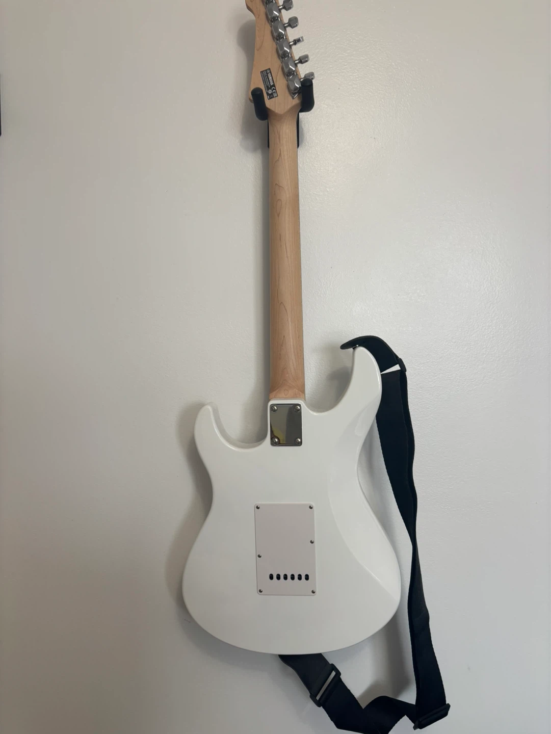 Yamaha PAC012WH Double Cutaway Electric Guitar – White - photo 5