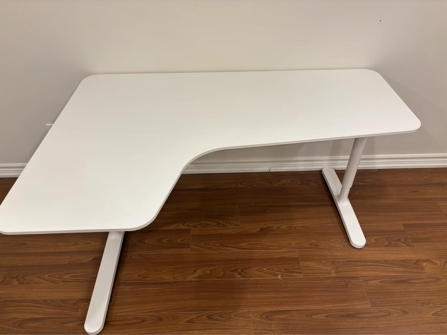 Manual Adjustable Standing Desk - White