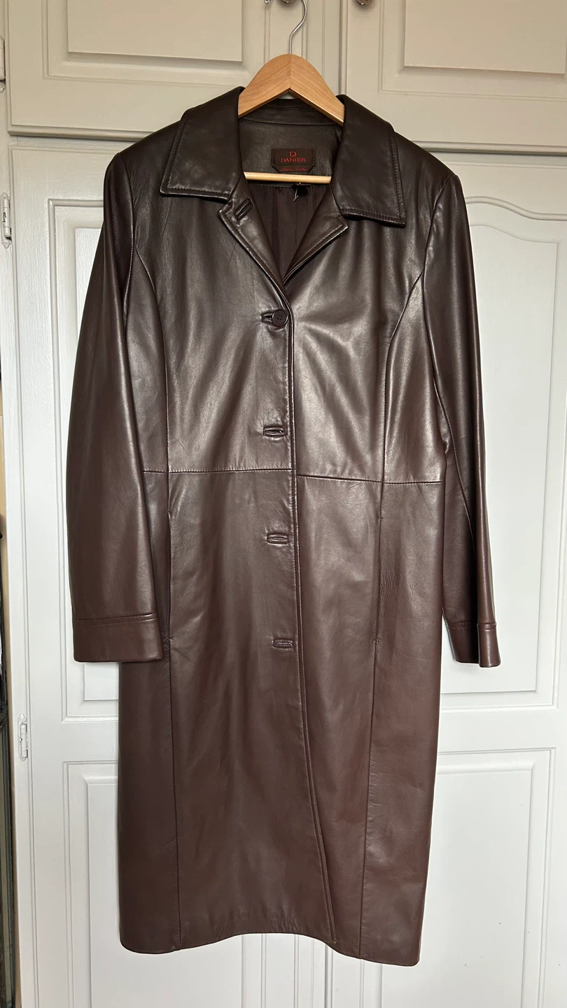 Danier Lambskin Leather Coat (M)
