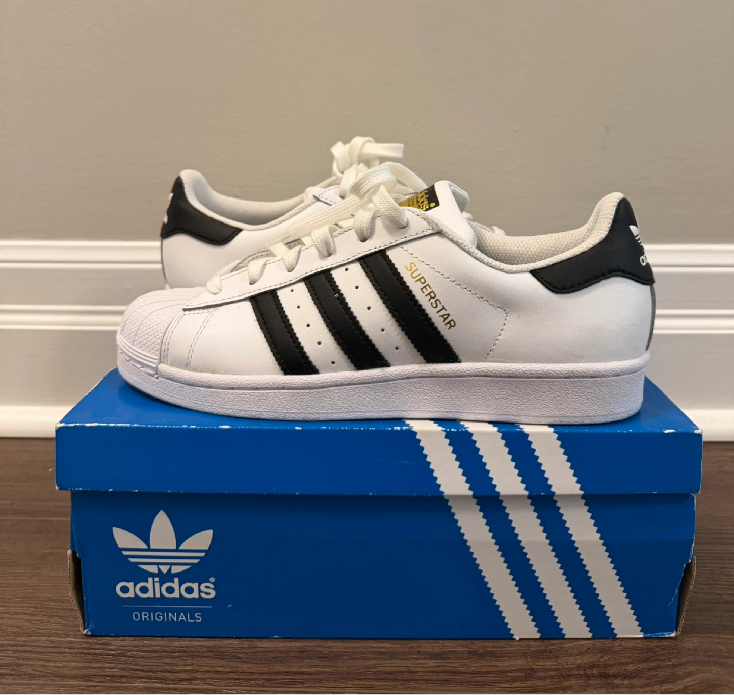 Adidas Superstar White/Black (Worn Once) Size 7.5
