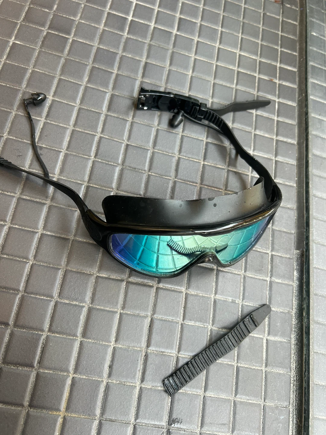 Damaged. Black Swim Goggles with Mirrored Lenses - photo 2