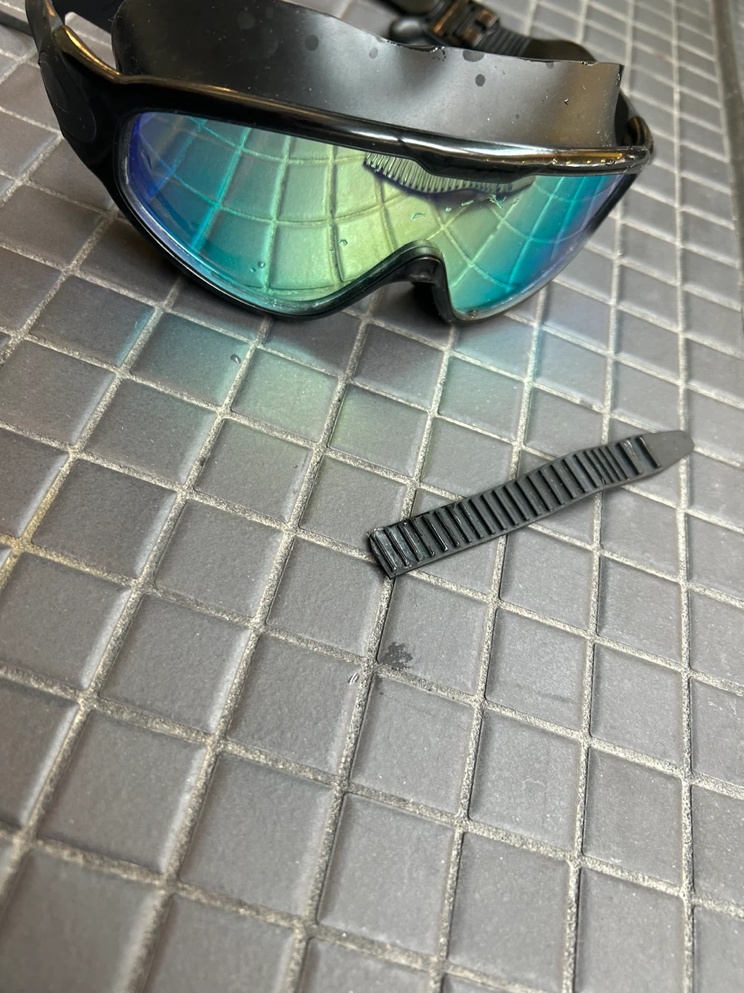 Damaged. Black Swim Goggles with Mirrored Lenses