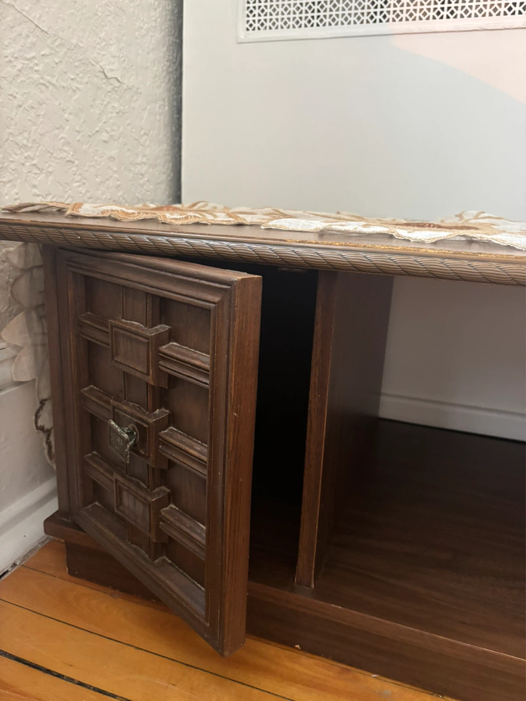 Vintage Dark Brown Wooden Media/ Coffee/ Console Table - photo 3