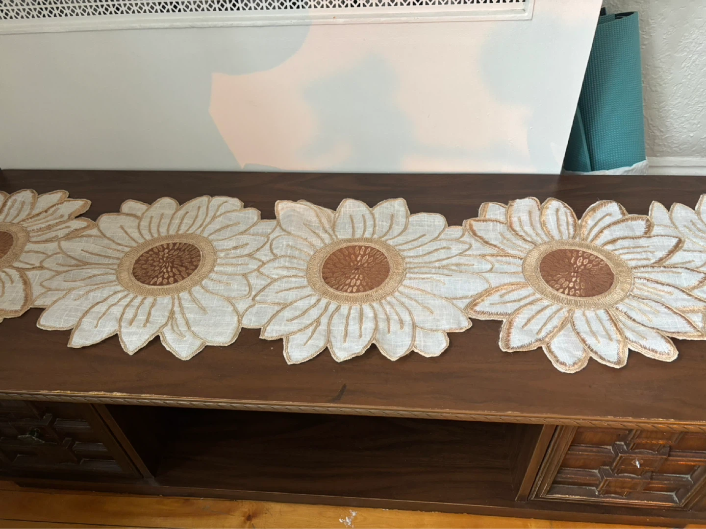 Vintage Dark Brown Wooden Media/ Coffee/ Console Table - photo 2