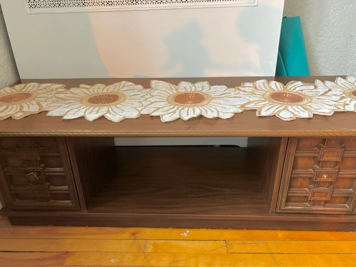 Vintage Dark Brown Wooden Media/ Coffee/ Console Table