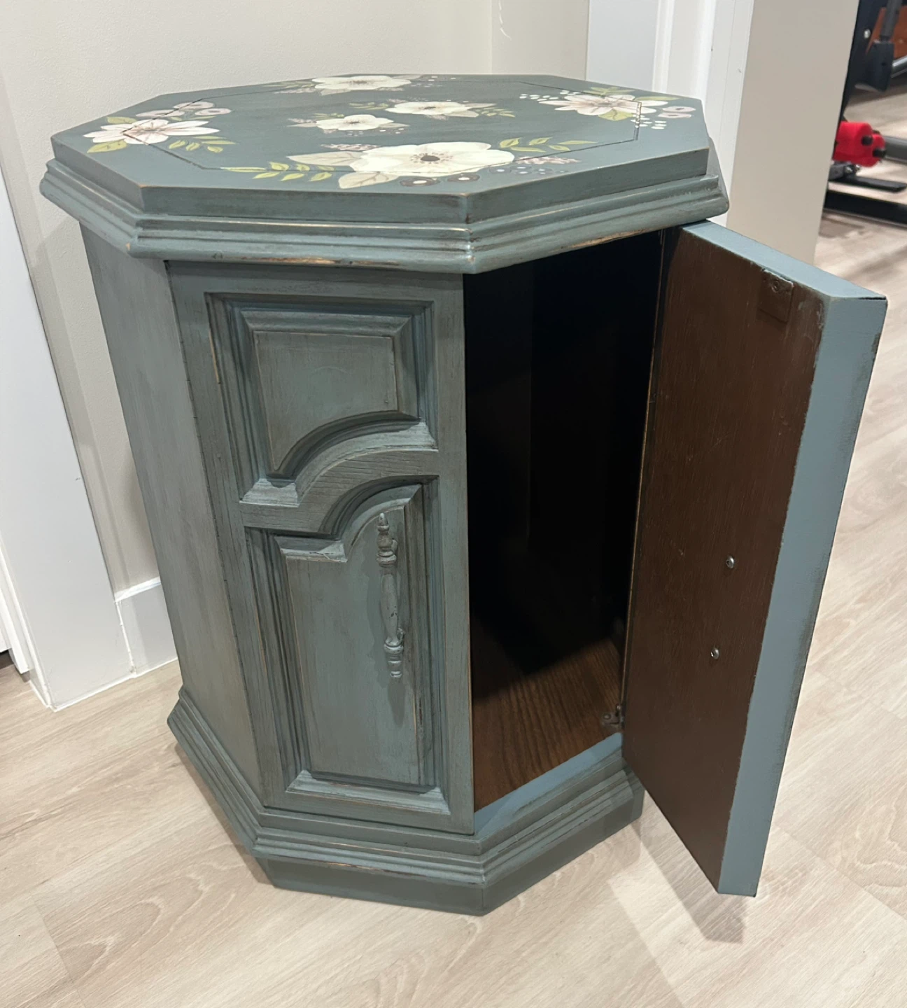 Vintage Hexagonal Pedestal Side Table - photo 4