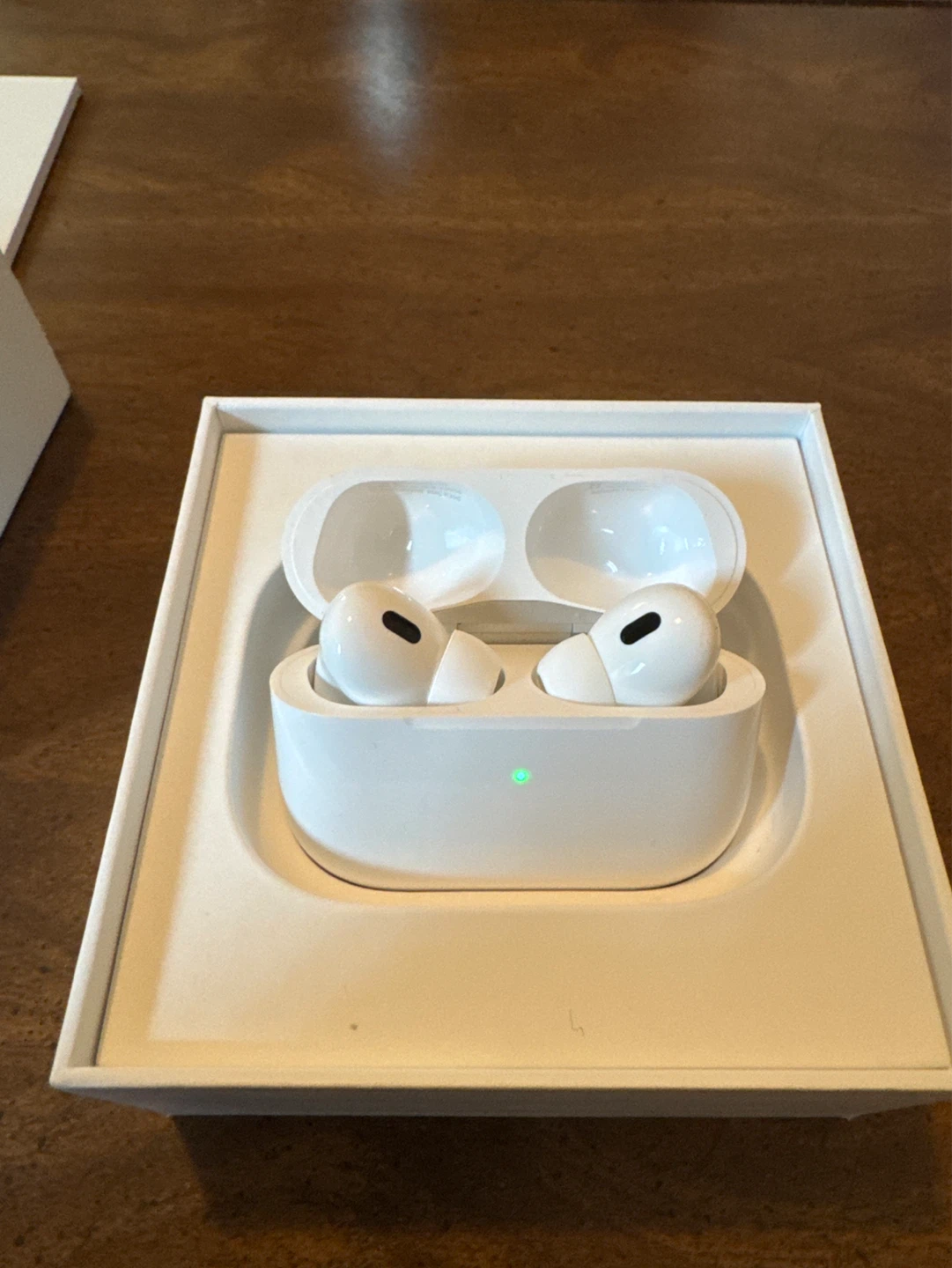 Apple AirPods Pro (2nd generation) with Charging Case - photo 3