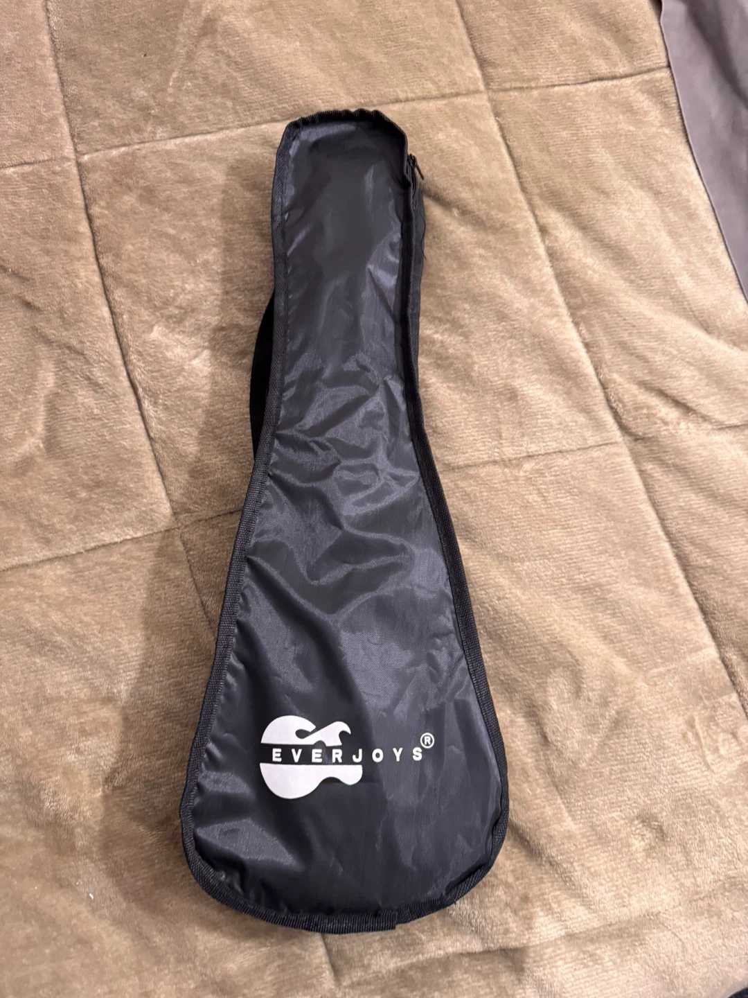 Ukulele with Case - photo 2