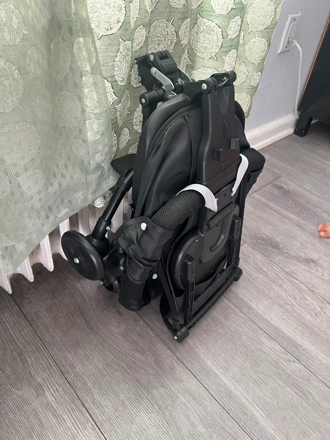 Compact light weight foldable mini stroller for sale - photo 3