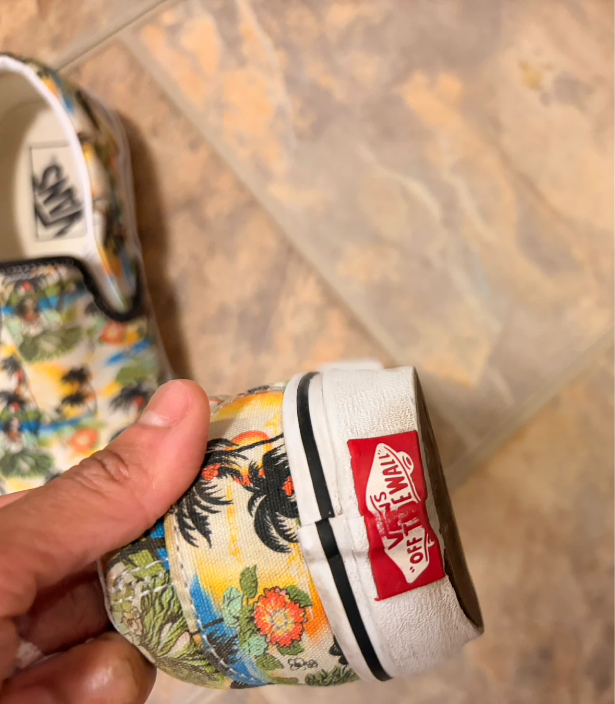🌱 Van’s Original Aloha Slip-On Size 7 ladies or 5.5 mens - photo 3