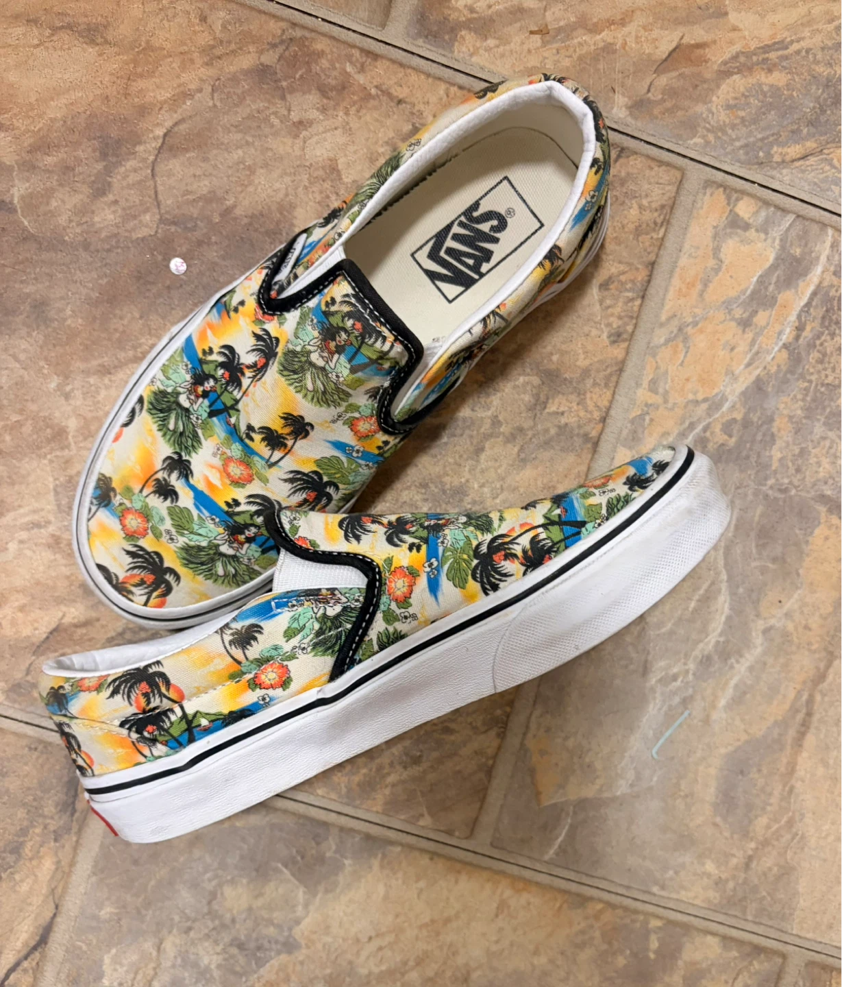 🌱 Van’s Original Aloha Slip-On Size 7 ladies or 5.5 mens - photo 2