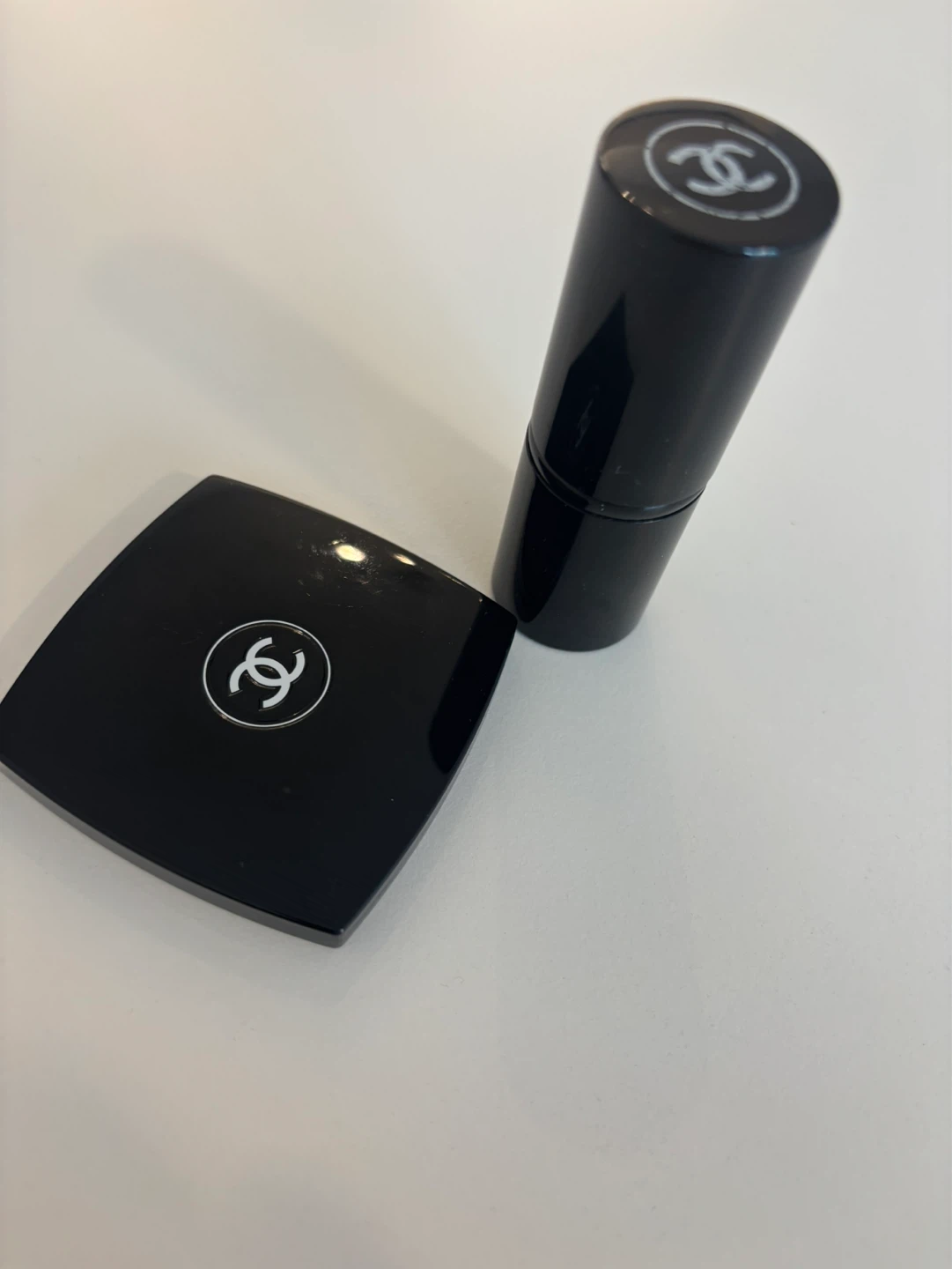 Chanel Compact Mirror and Retractable Brush Set - photo 2