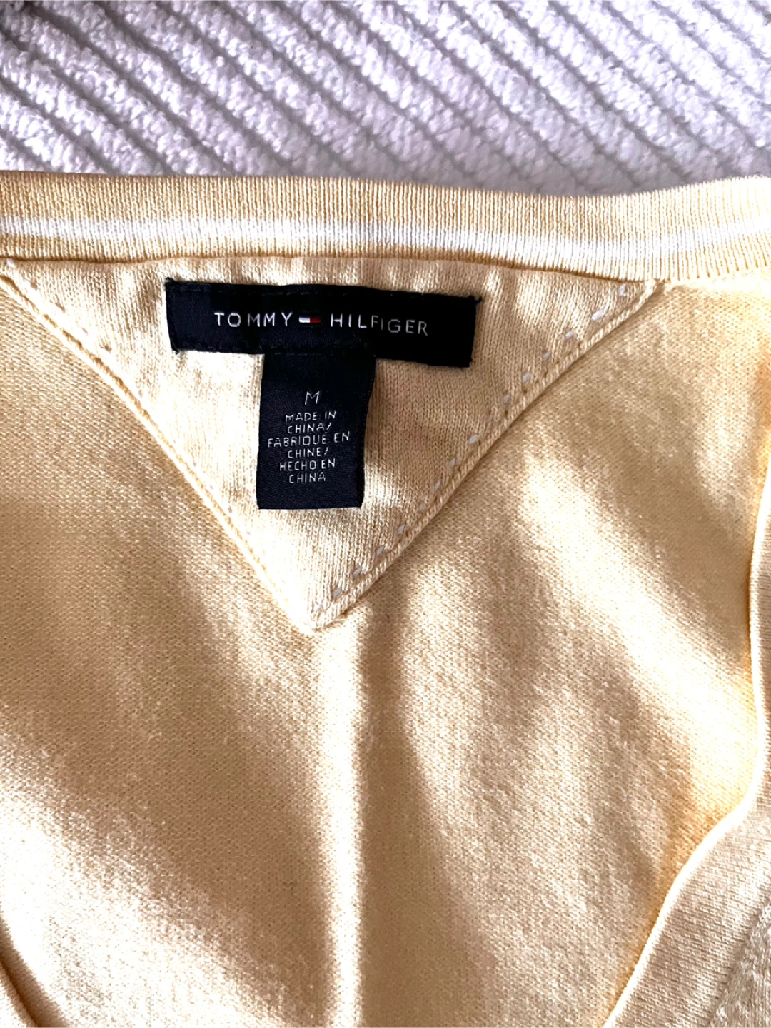Tommy Hilfiger 3 V-Neck Sweaters size XS/S like NEW! - photo 5