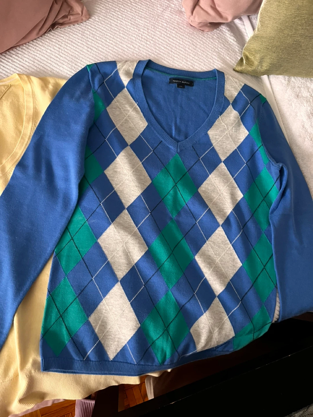 Tommy Hilfiger 3 V-Neck Sweaters size XS/S like NEW! - photo 2