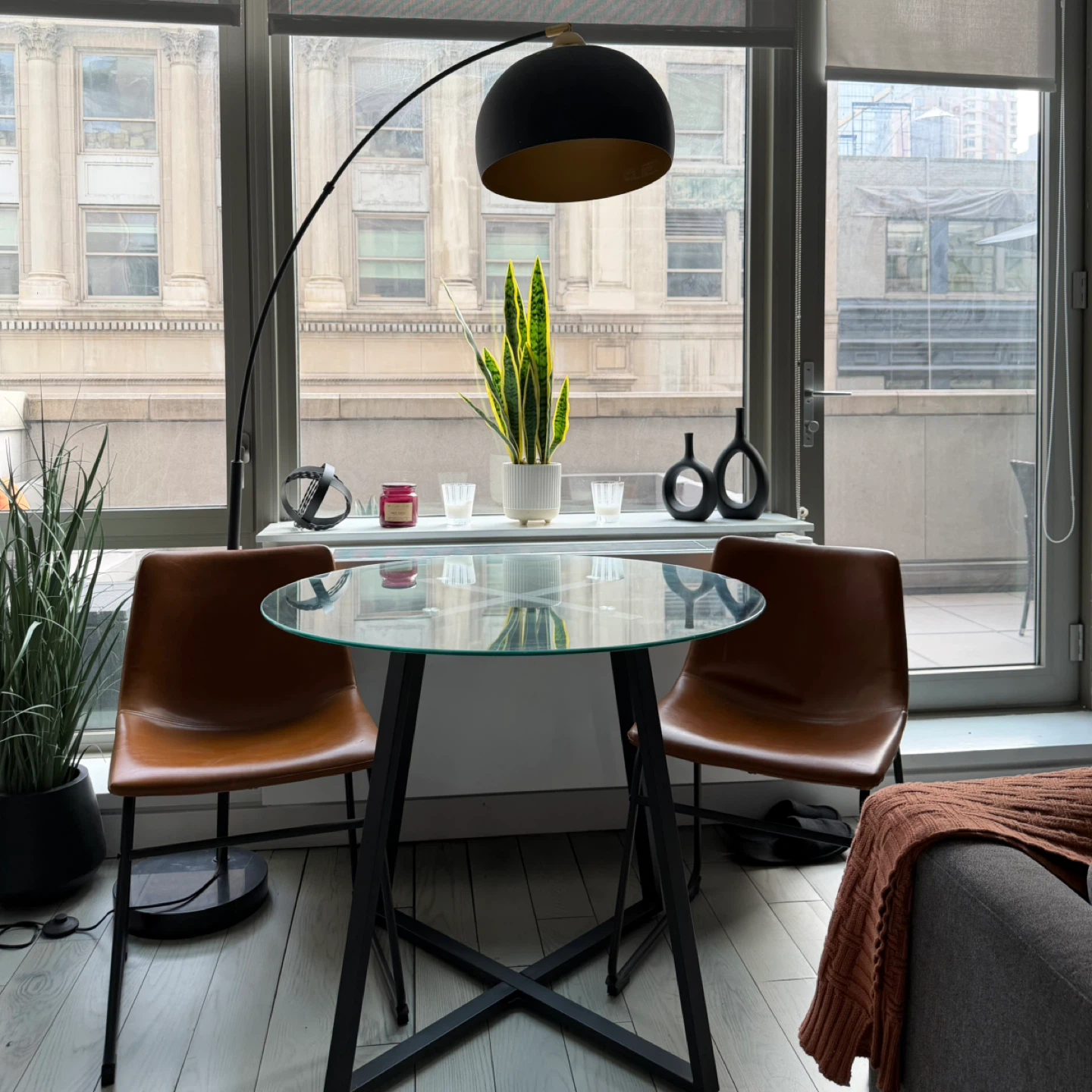 Modern Arched 68.5'' Floor Lamp – Black Metal with Marble Base