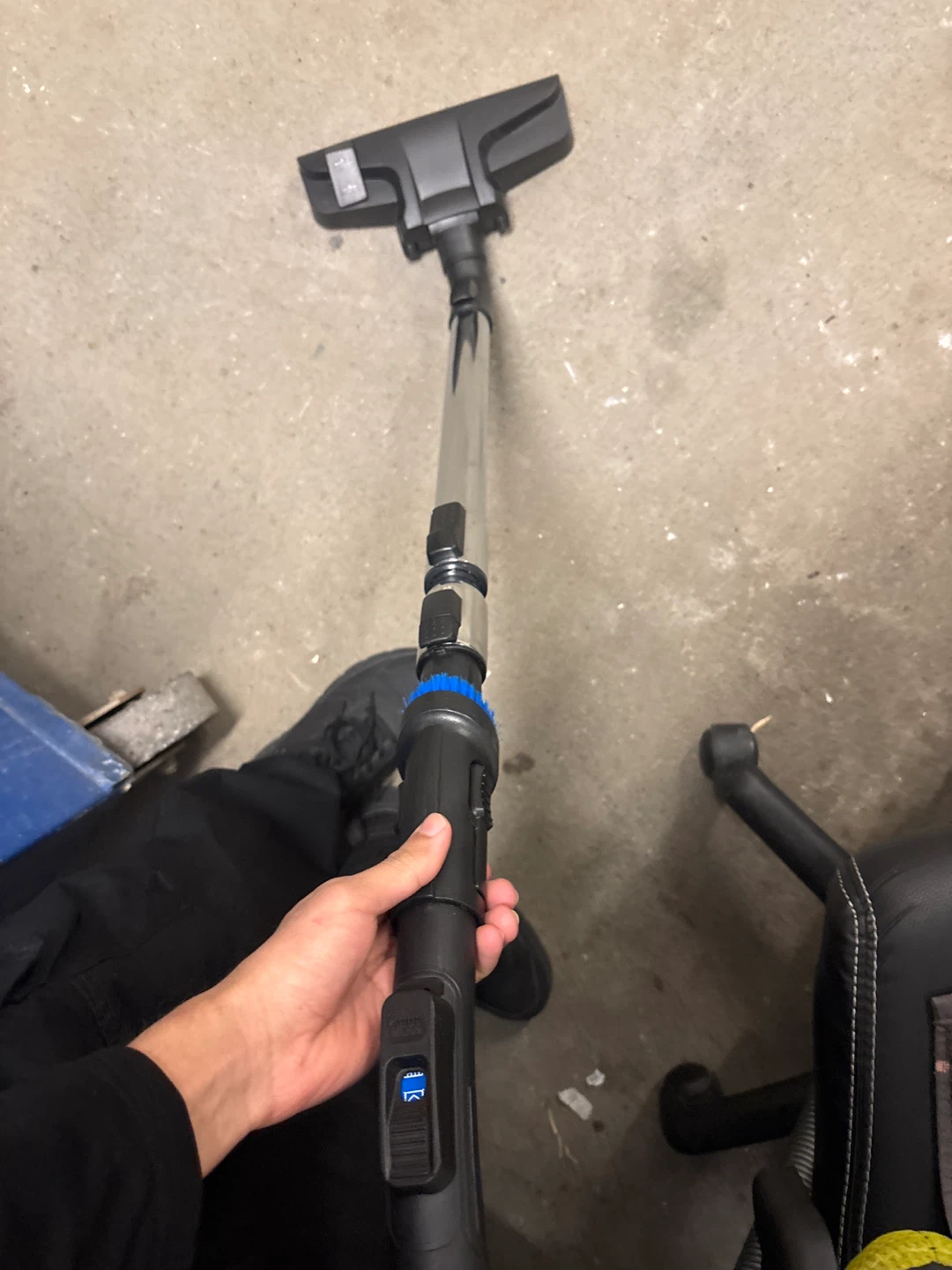 Eureka Vacuum Cleaner - photo 2