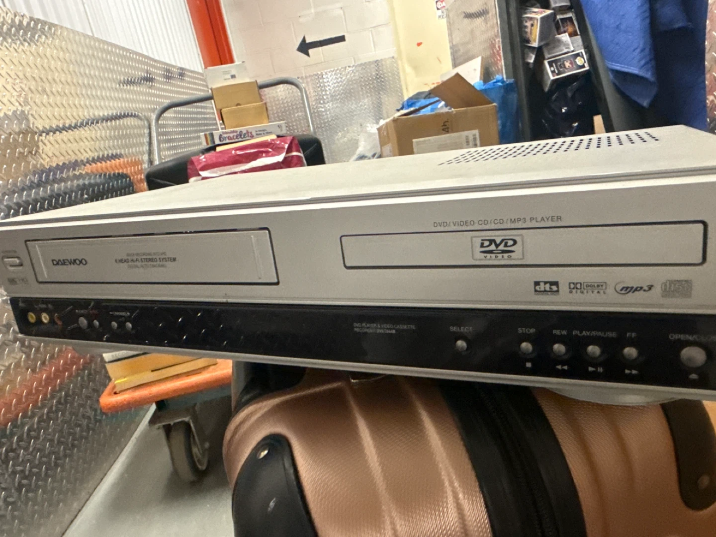 Daewoo VHS DVD Combo Player - photo 2
